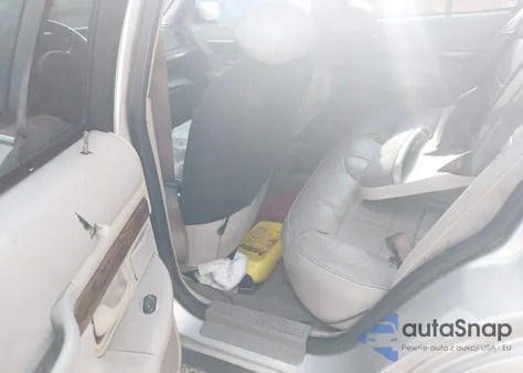 2000 Mercury Grand Marquis Ls z USA, uszkodzony, nr VIN 2MEFM75W3YX604349